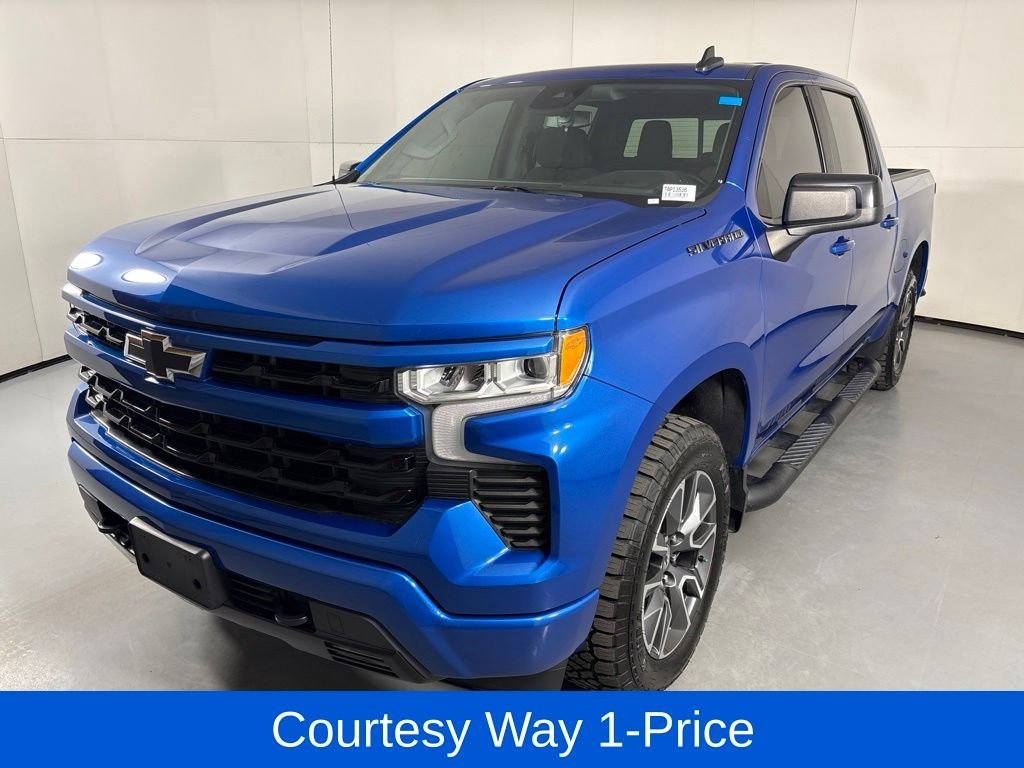 Used 2022 Blue Chevrolet RST image 5
