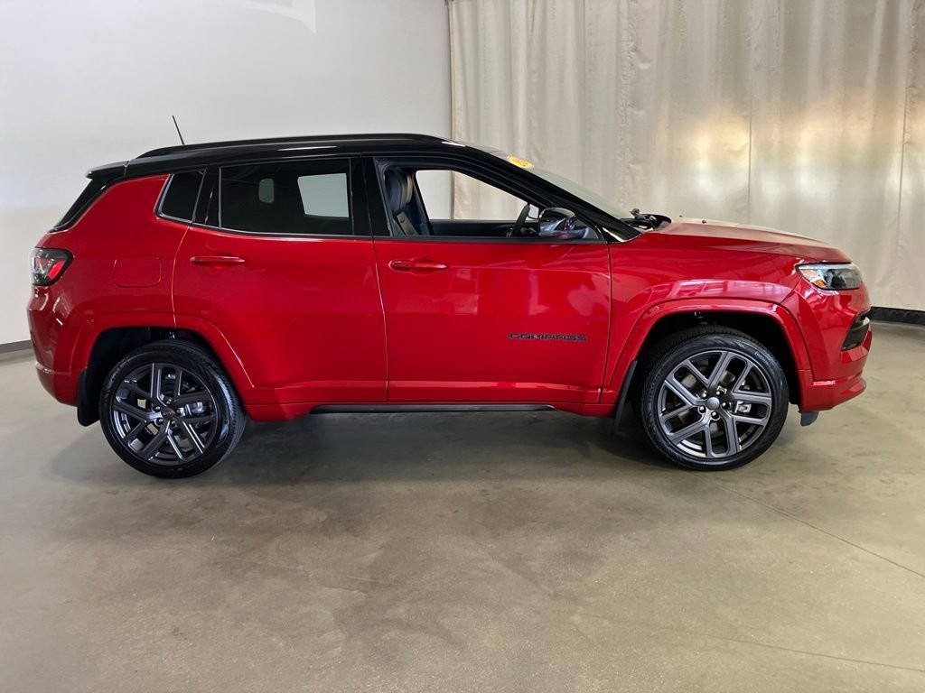 Used 2024 Red Hot Pearlcoat Jeep Limited image 28