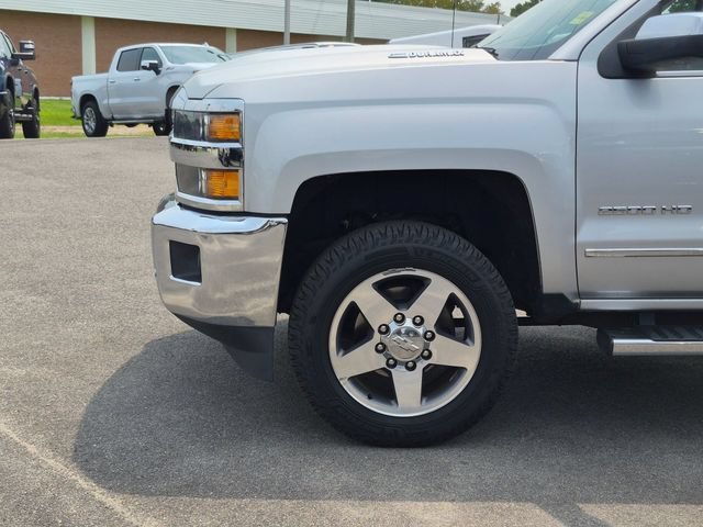 Used 2018 SILVER ICE METALLIC Chevrolet LTZ image 9