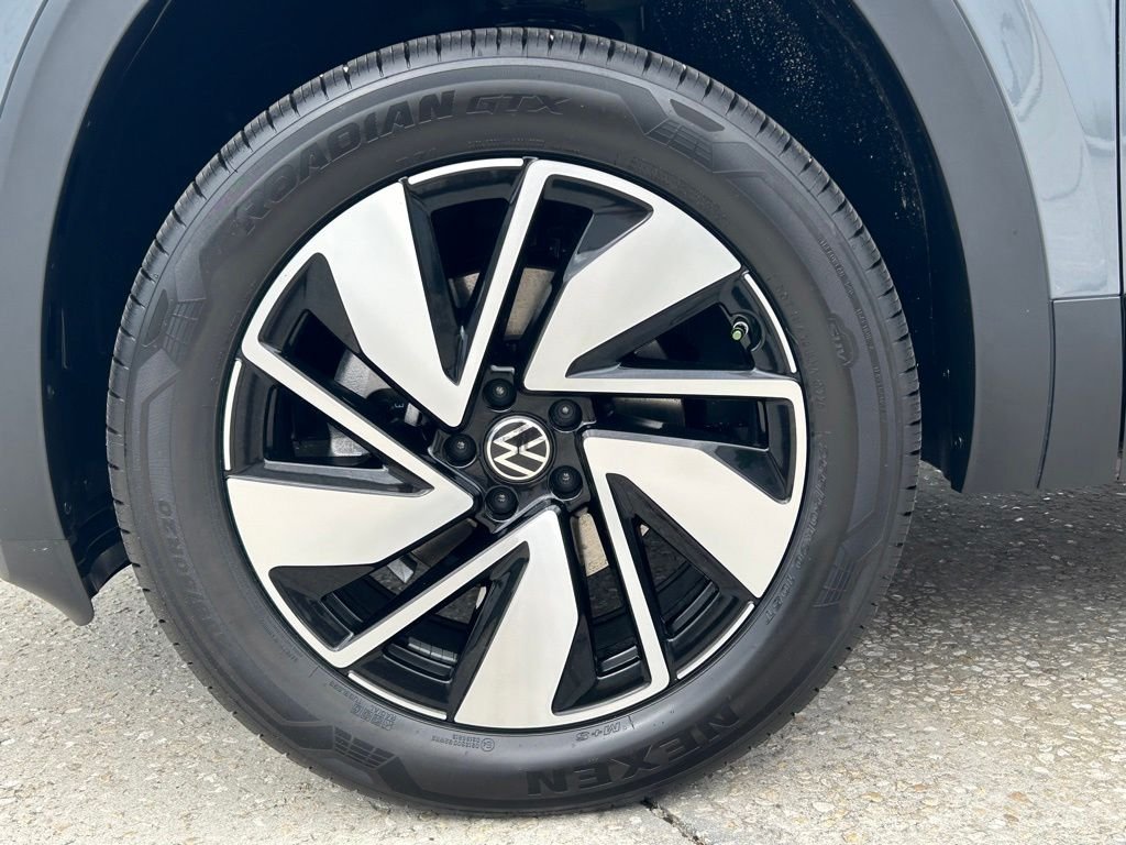 New 2026 Gray Volkswagen SE w/Technology image 35