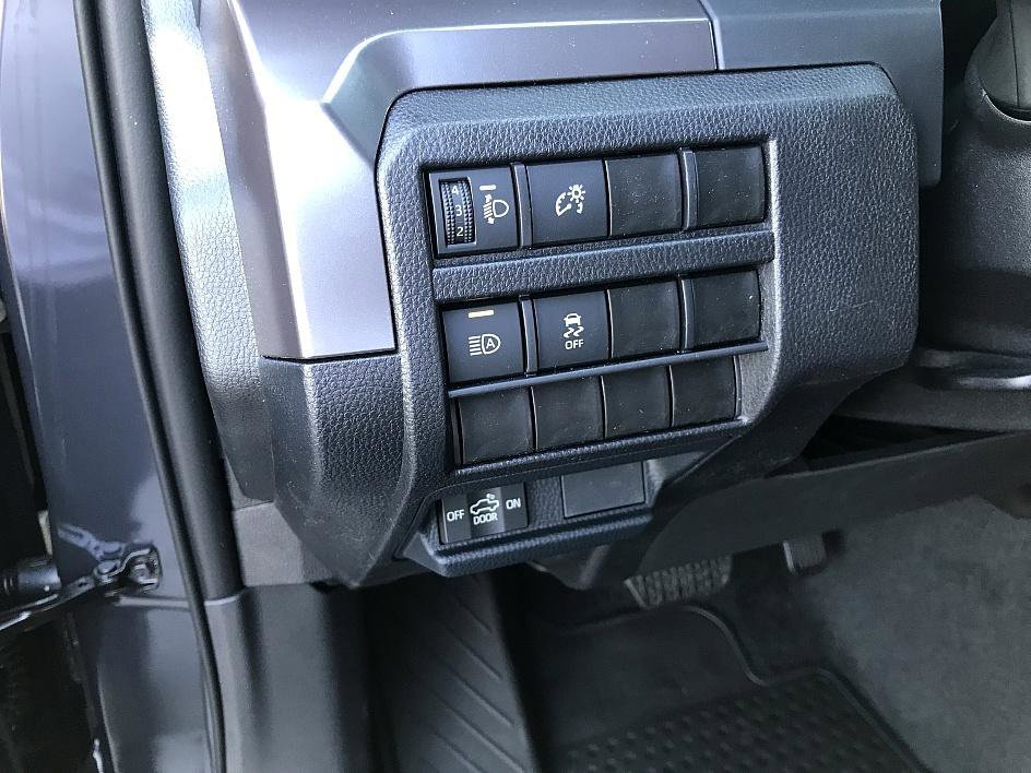 2025 Toyota Tacoma SR5 - Photo 15