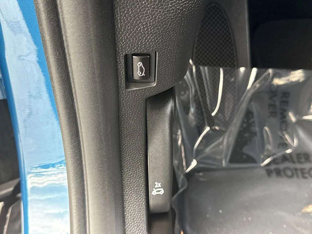 Used 2022 Blue MINI  image 21