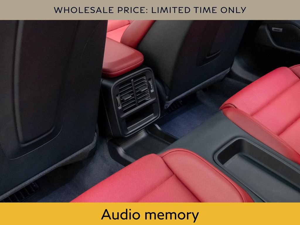 2023 Porsche Taycan GTS - Photo 18