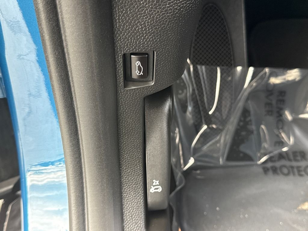 Used 2022 Blue MINI  image 21