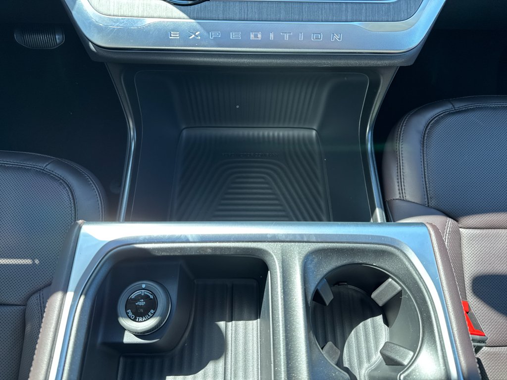 New 2026 Star White Metallic Tri-Coat Ford Platinum image 33