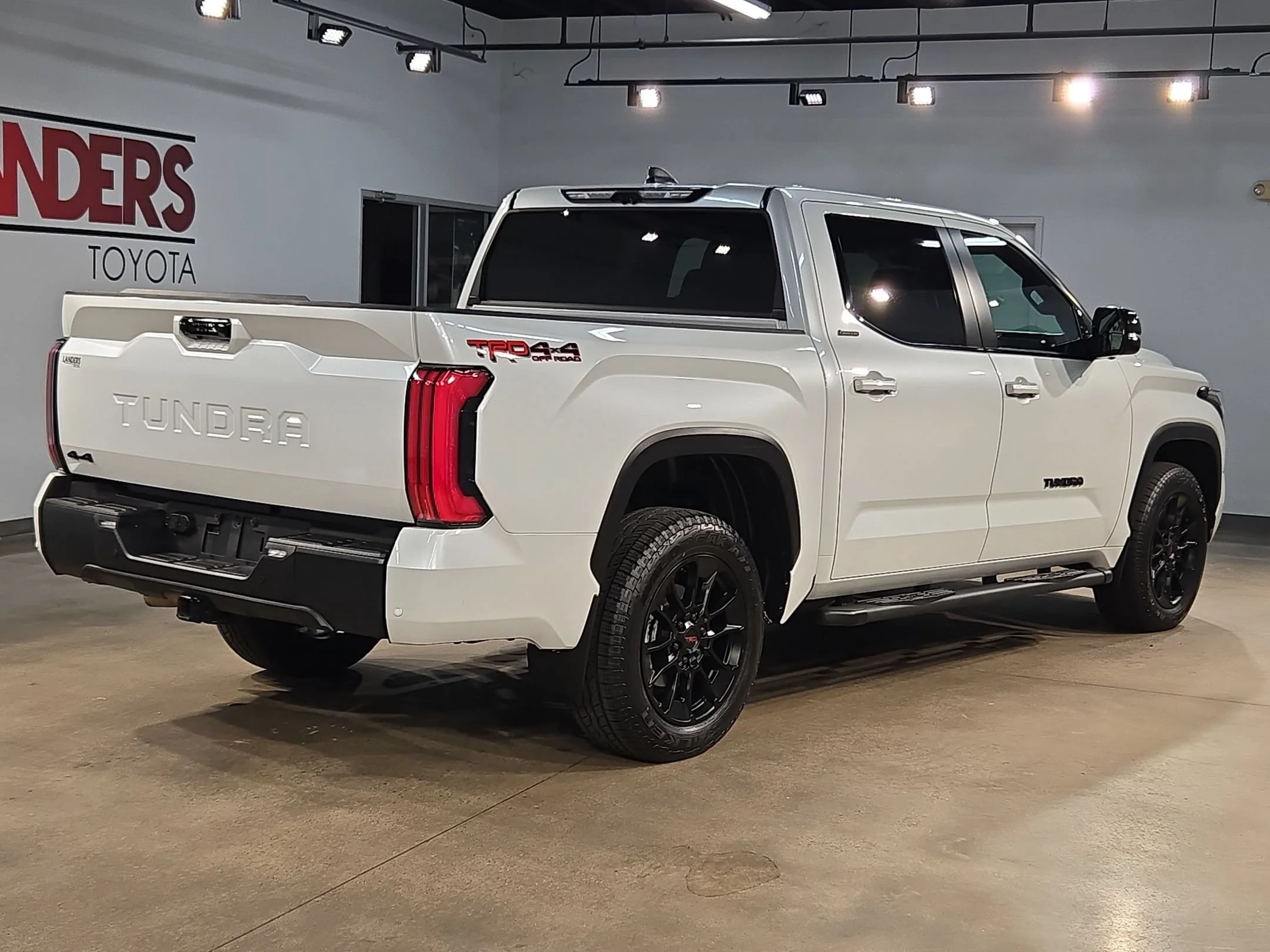 Certified Used 2025 Wind Chill Pearl Toyota Limited image 7