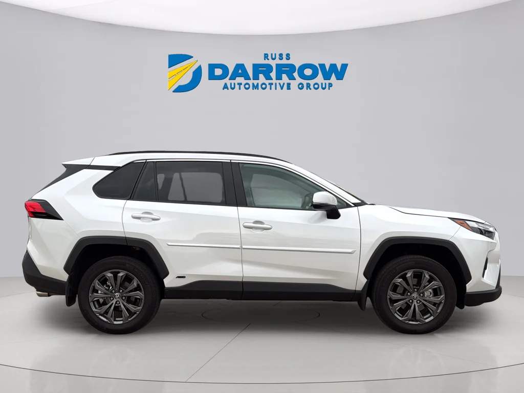 Used 2024 Beige Toyota XLE Premium image 6