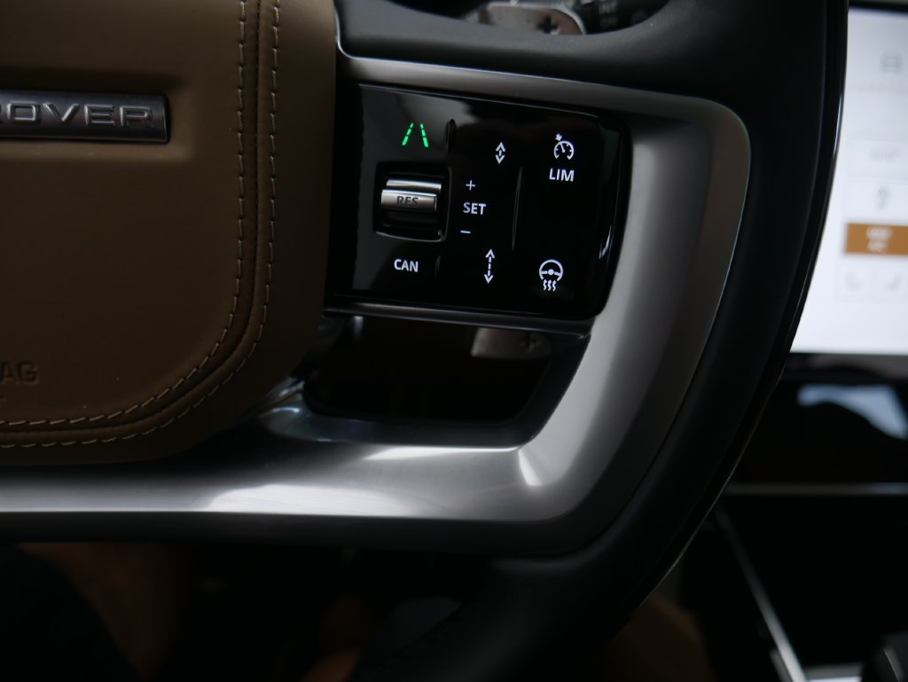 Used 2025  Land Rover Autobiography image 33