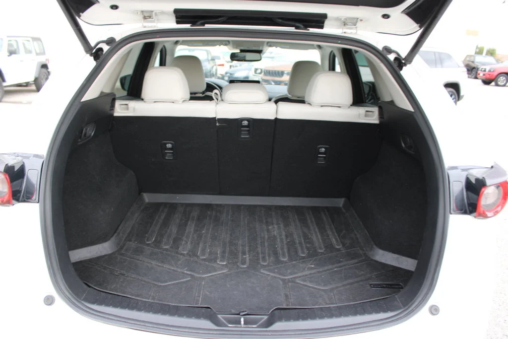 Used 2021 White Mazda Grand Touring image 10
