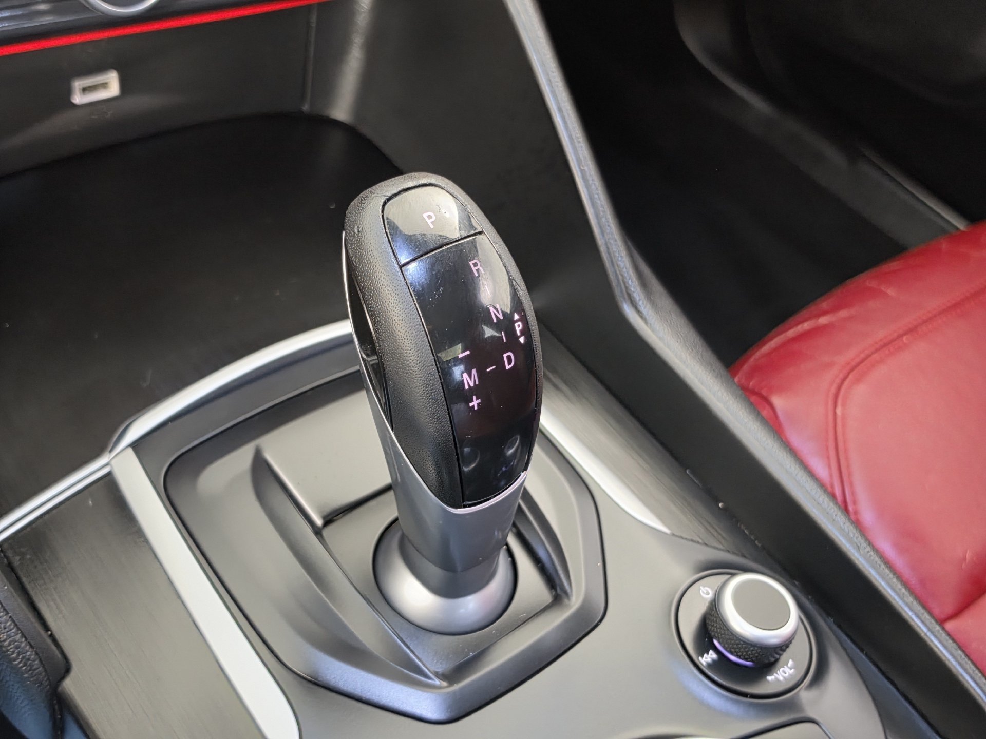 2017 Alfa Romeo Giulia Base - Photo 19