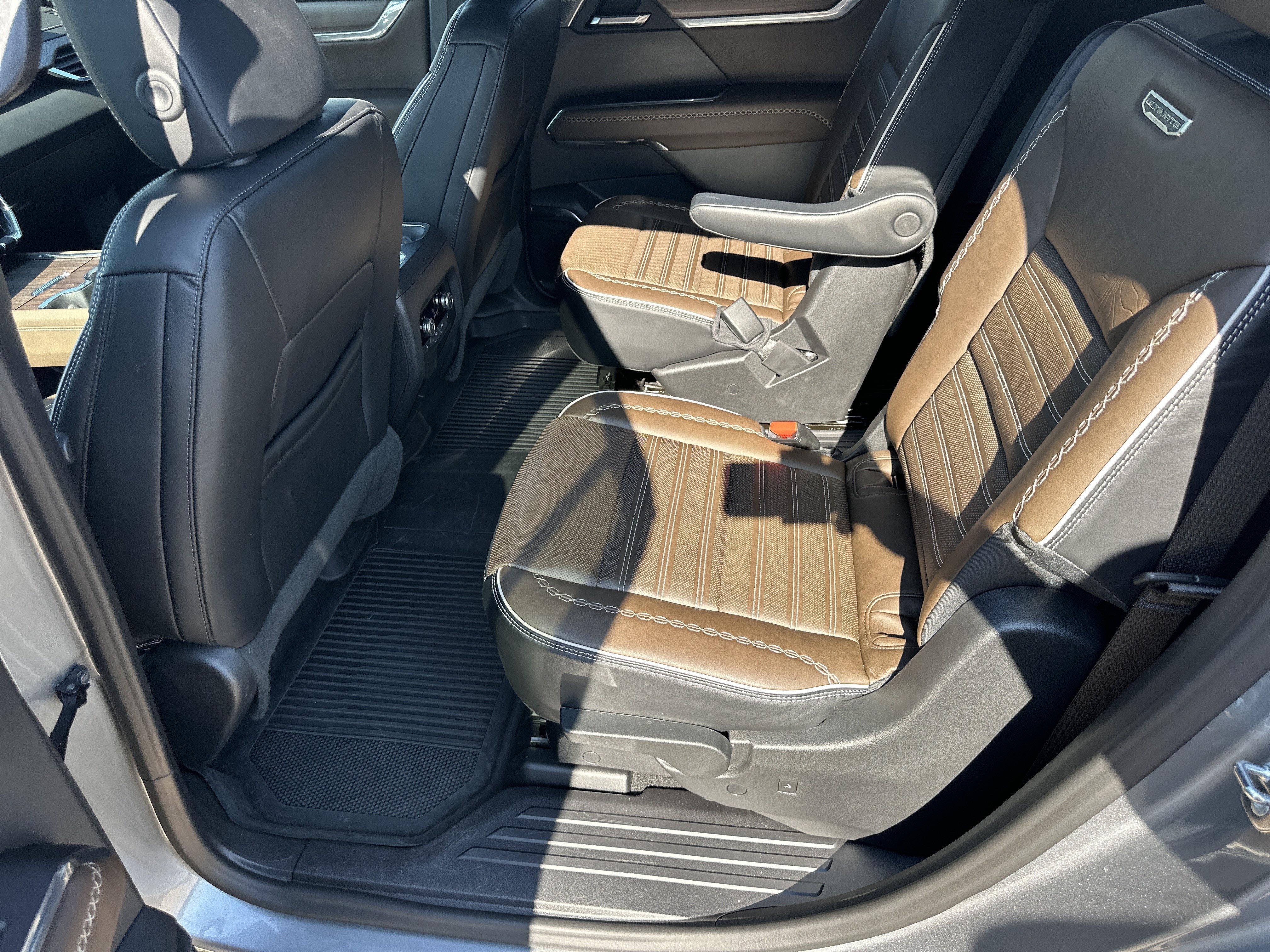 2026 GMC Acadia Denali Ultimate - Photo 23