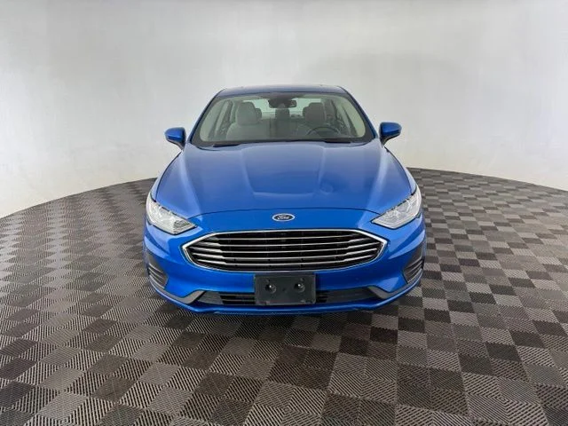 Used 2019 Blue Ford SE image 3