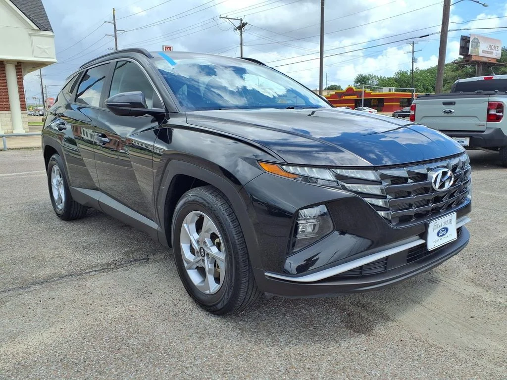 Used 2023 Black Hyundai SEL image 14