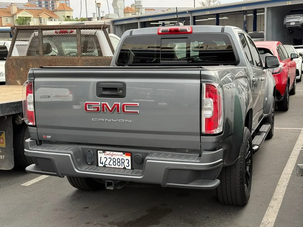 Used 2022 SATIN STEEL METALLIC GMC 4WD Elevation image 16