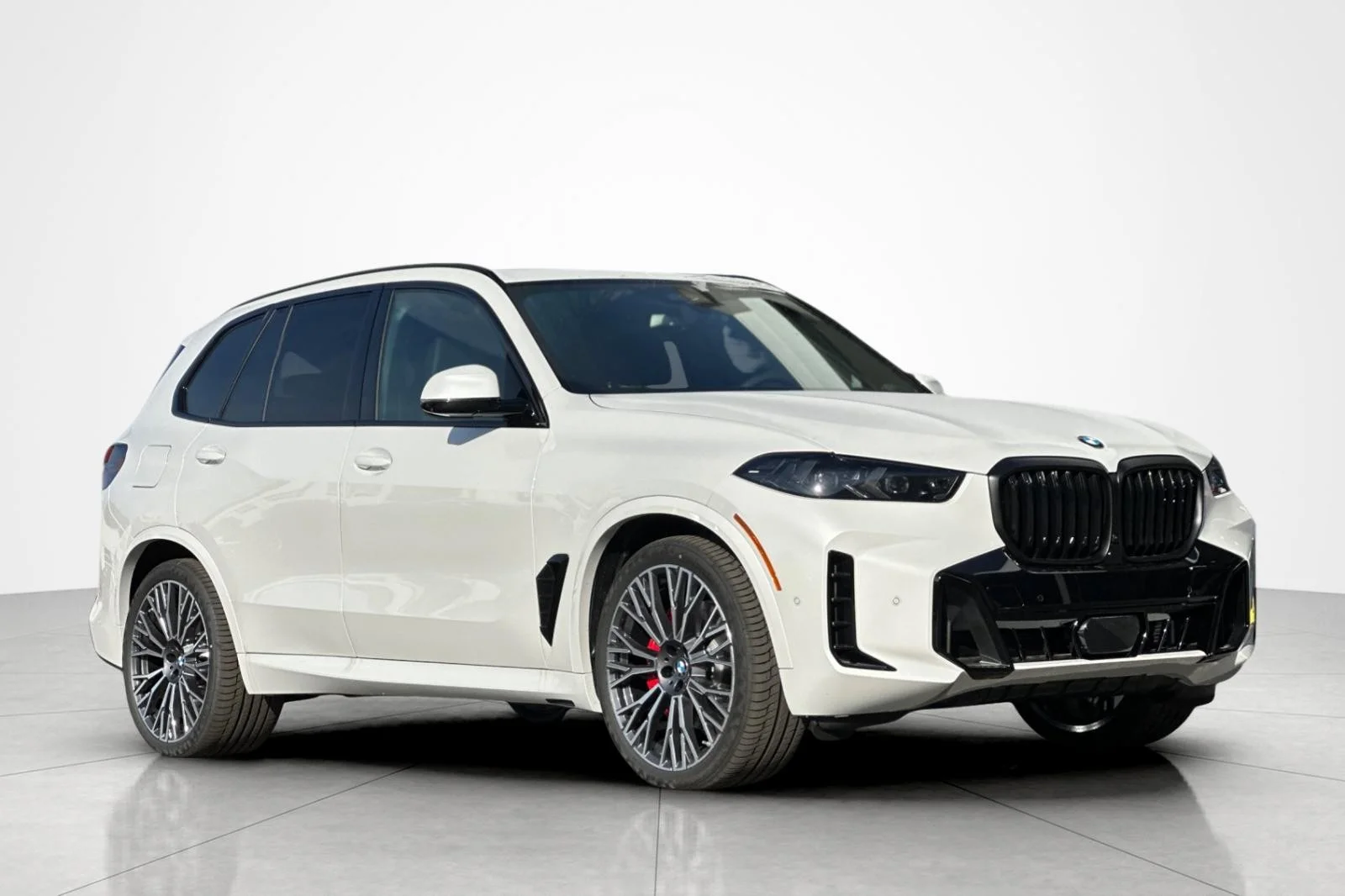 New 2026 Mineral White Metallic BMW sDrive40i image 7