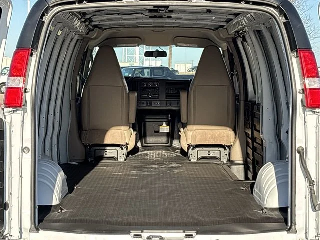 2025 GMC Savana Cargo Work Van - Photo 74