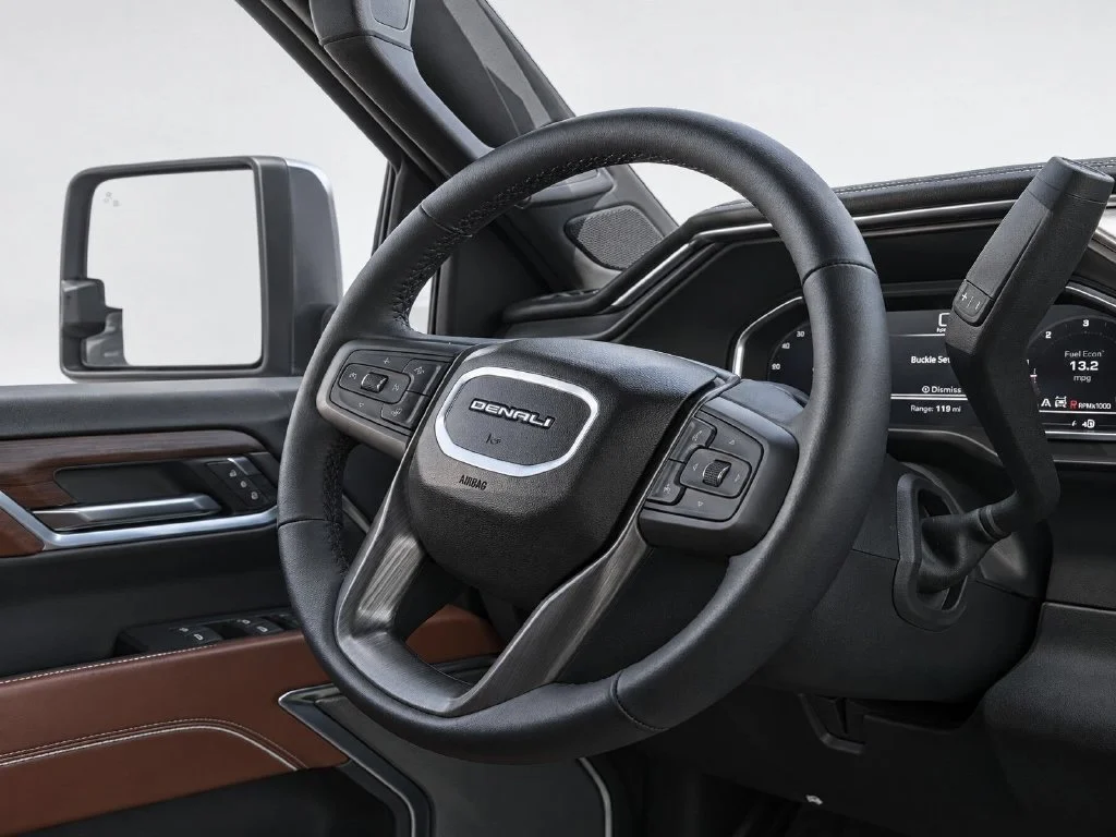 Used 2025 Silver GMC Denali Ultimate image 21