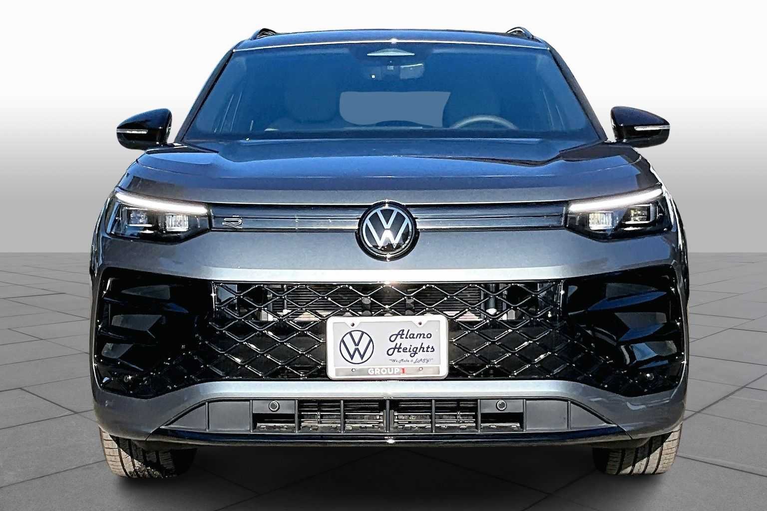 New 2026 Platinum Gray Metallic Volkswagen 2.0T SE R-Line Black image 3