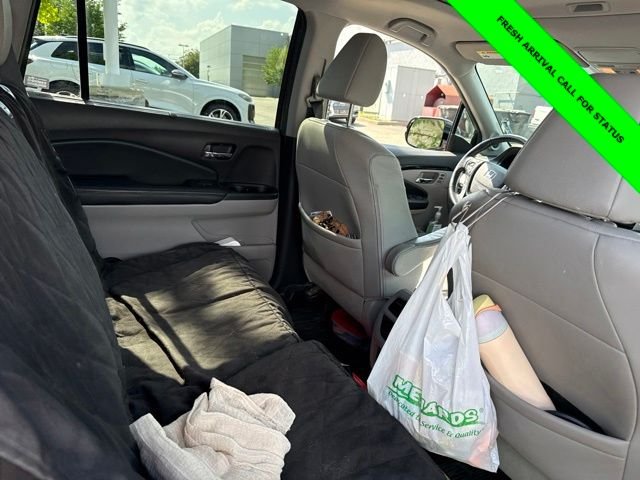 Used 2017 Lunar Silver Metallic Honda Touring image 21