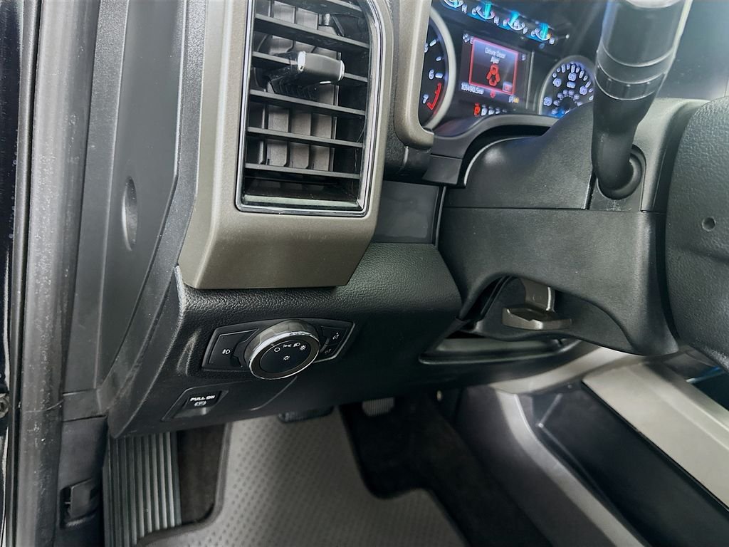 Used 2020 Black Ford XLT image 9
