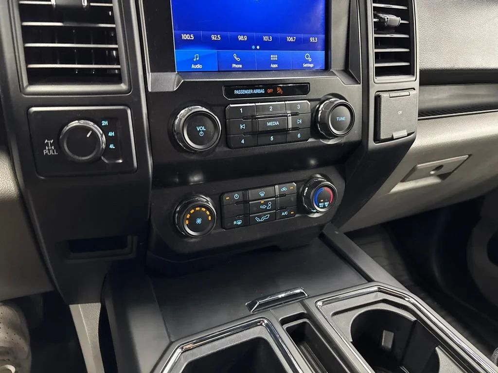Used 2020 White Ford XL image 31