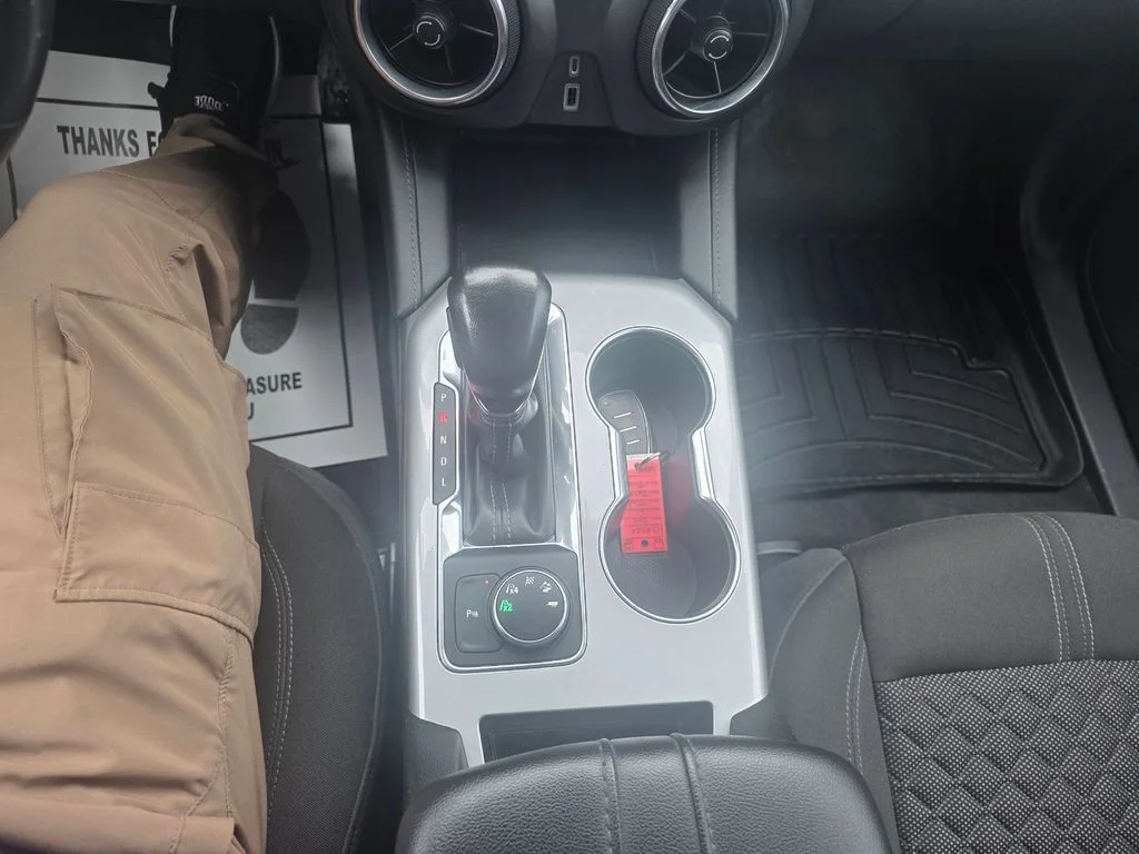 Used 2019 Kinetic Blue Metallic Chevrolet Base image 18