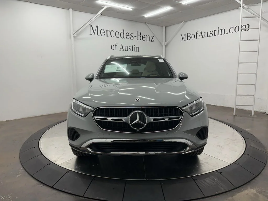 Used 2026 White Mercedes-Benz GLC 300 image 2
