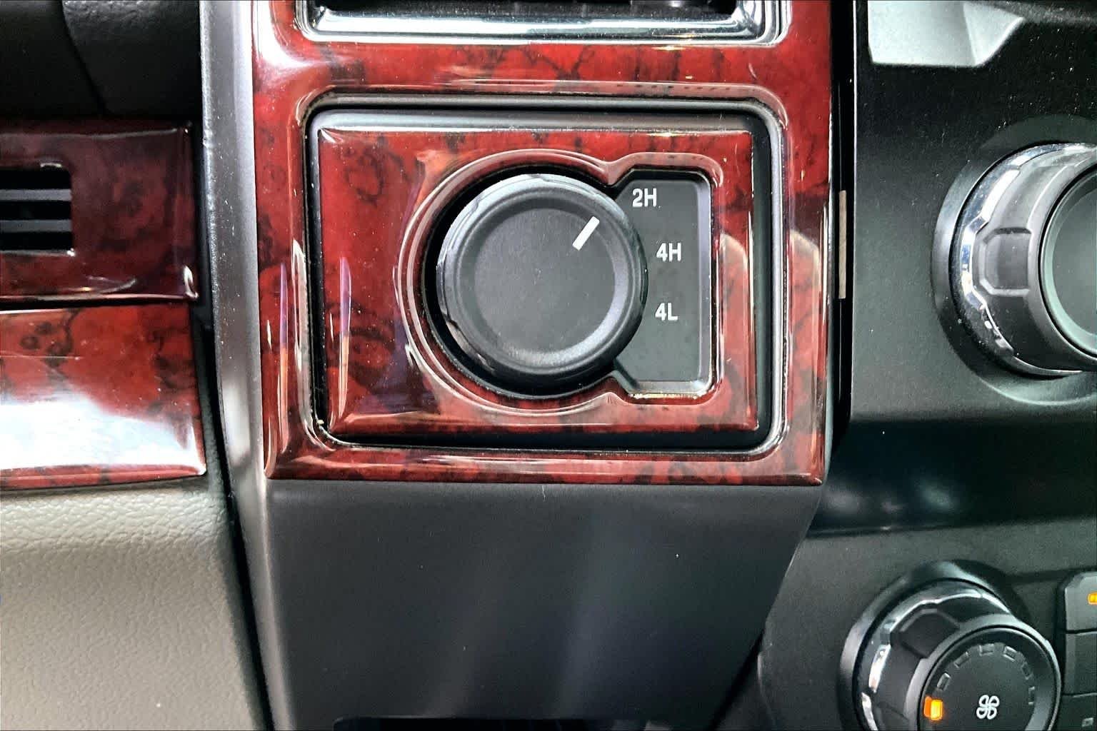 Used 2019 Oxford White Ford XLT image 32