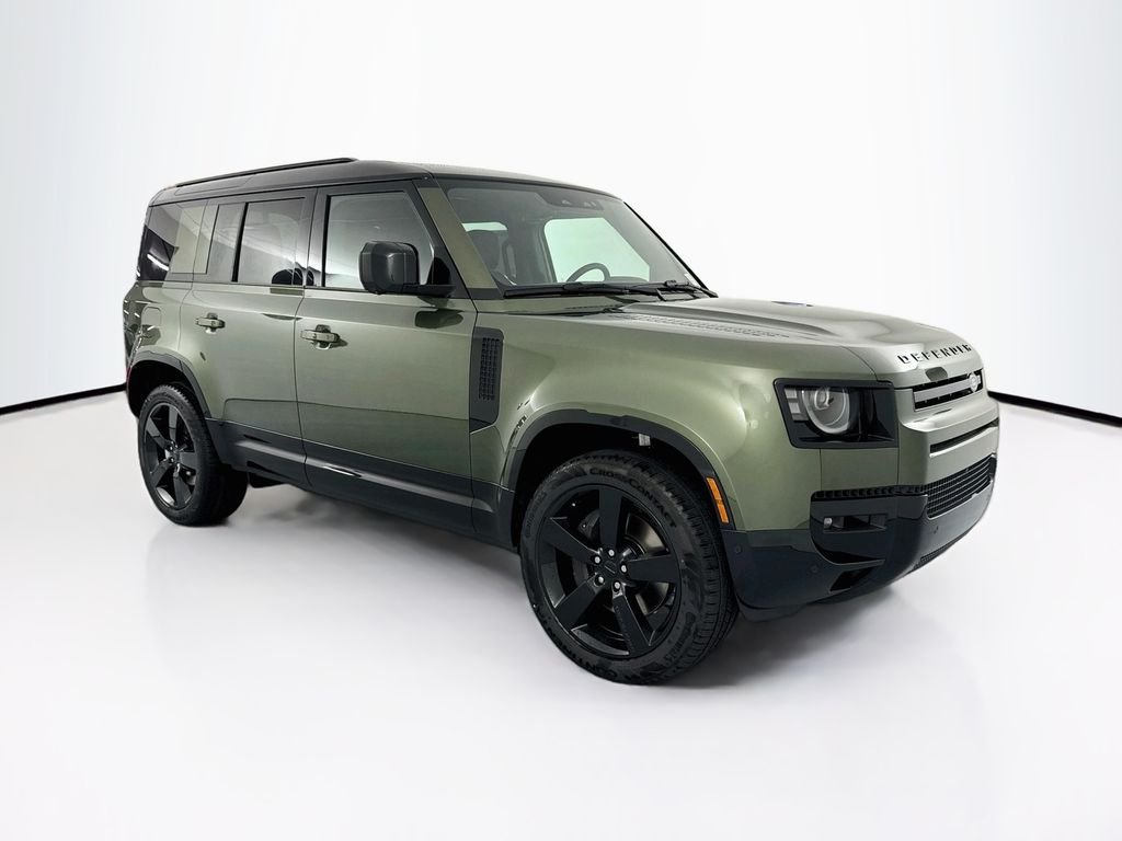 New 2026 Woolstone Green Land Rover X-Dynamic SE image 3