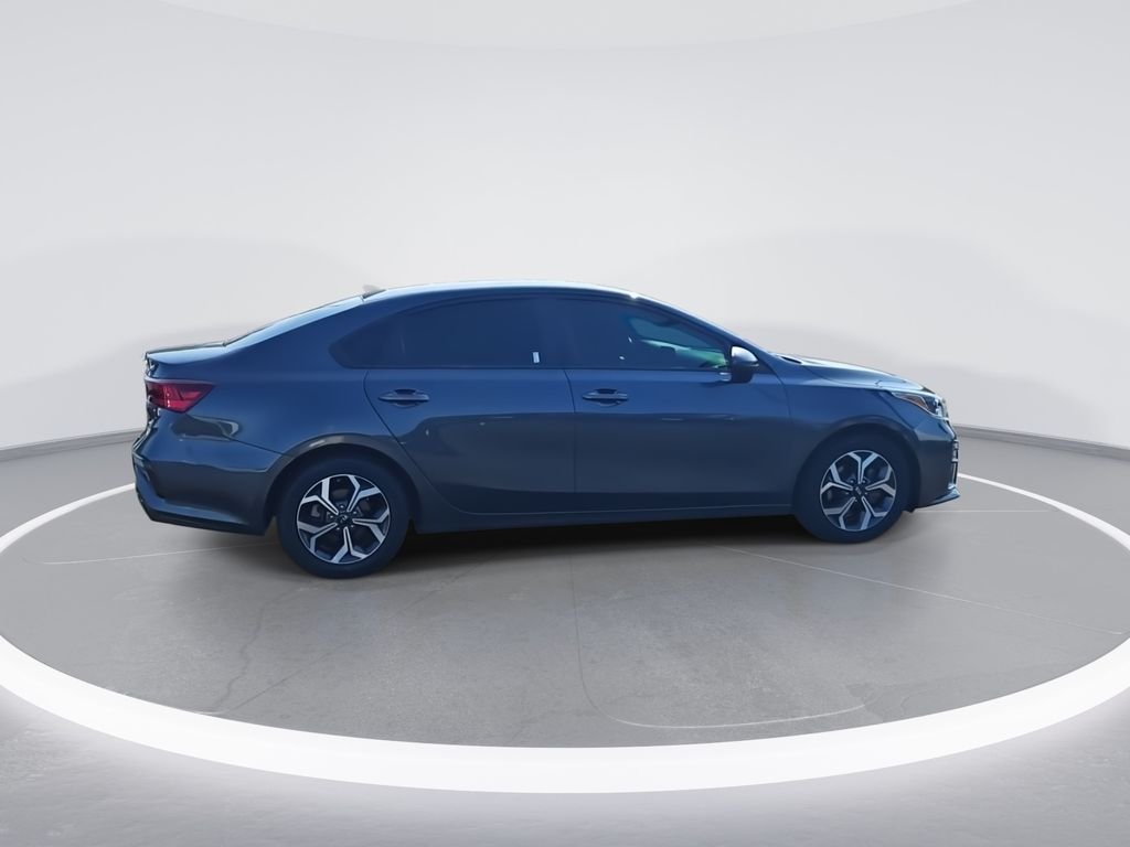 2021 Kia Forte LXS - Photo 9