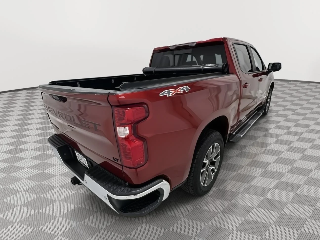 Used 2023 RADIANT RED TINTCOAT Chevrolet LT image 5