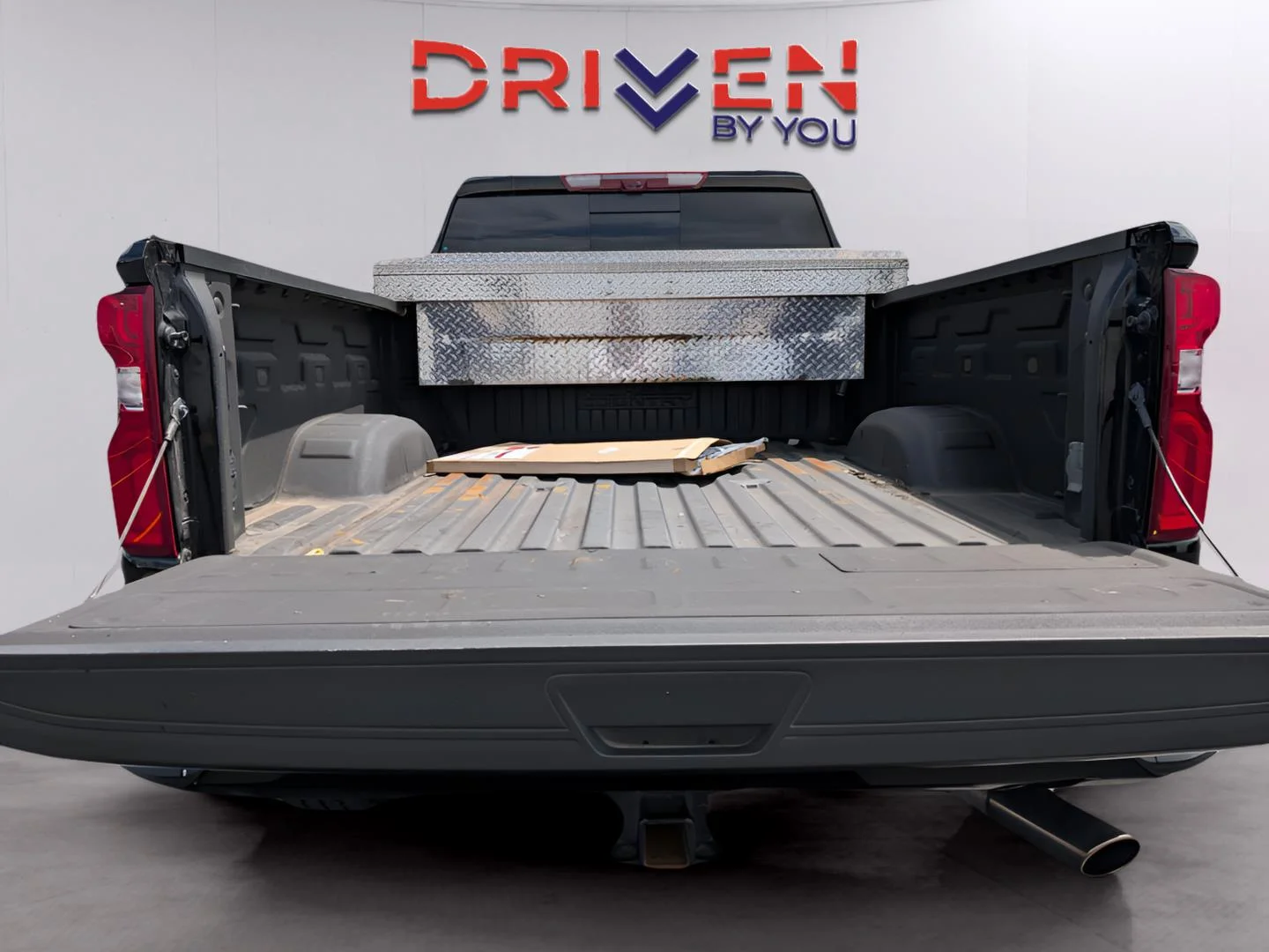 Used 2024 Black Chevrolet High Country image 34