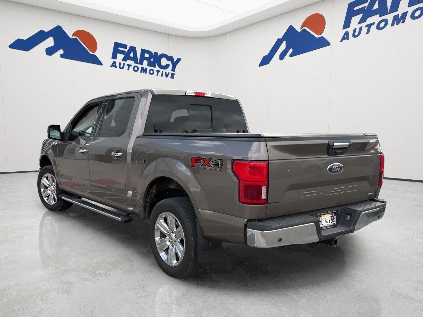Used 2020 Stone Gray Ford XLT image 4