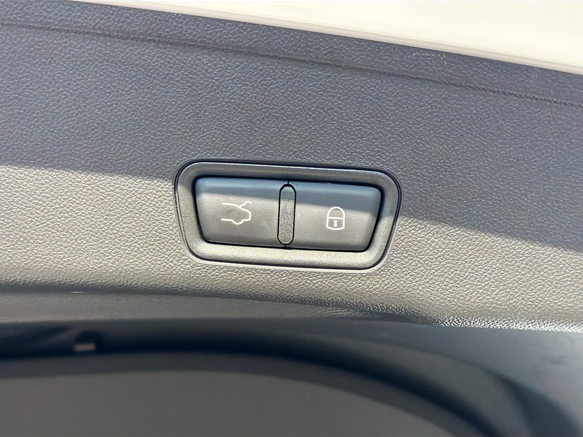 Used 2023 Bianco Maserati Modena image 14