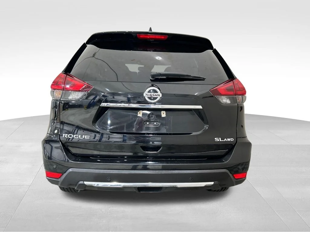 Used 2019 Black Nissan SL image 4