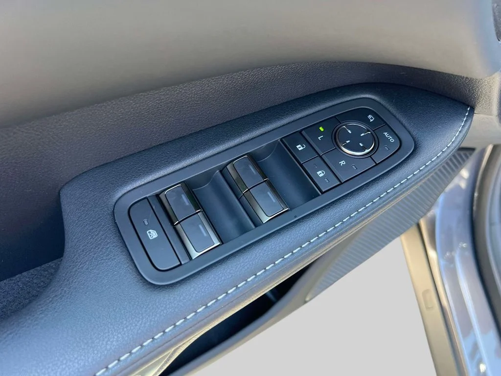 2026 Lexus RX 450h+ Luxury - Photo 16