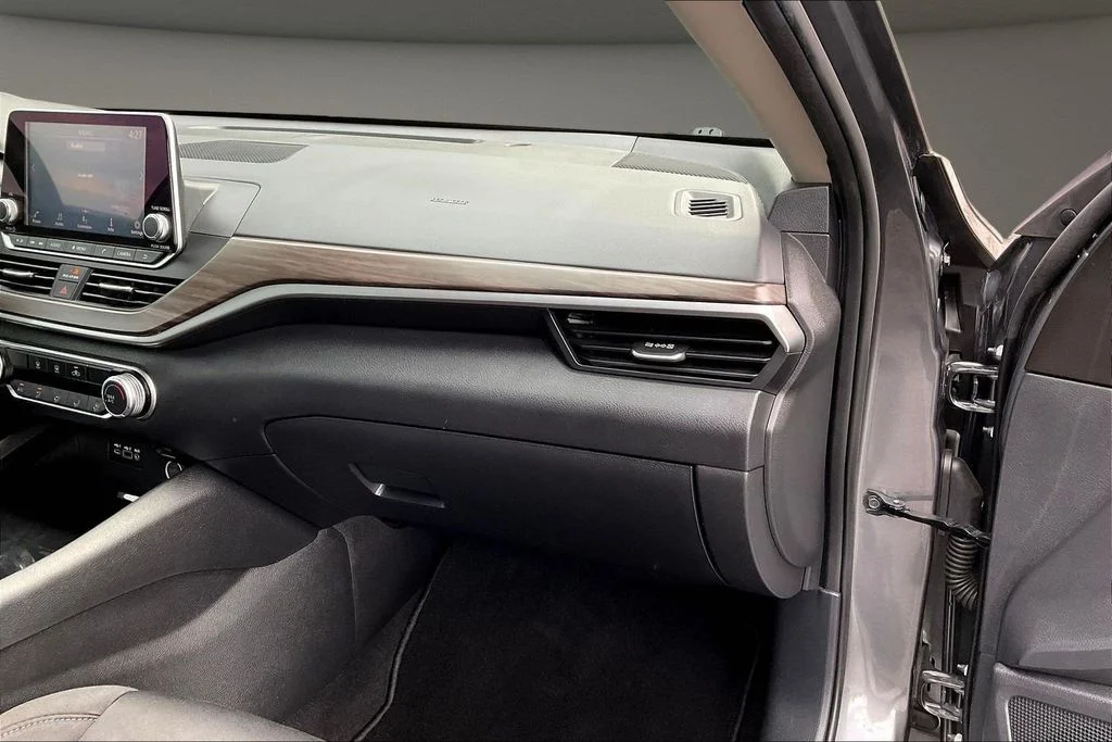 Used 2024 Gray Nissan 2.5 SV image 29