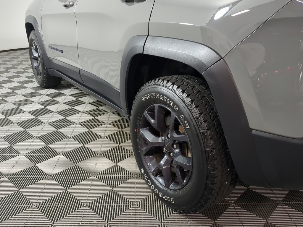 Used 2019 Sting-Gray Clearcoat Jeep Upland image 7
