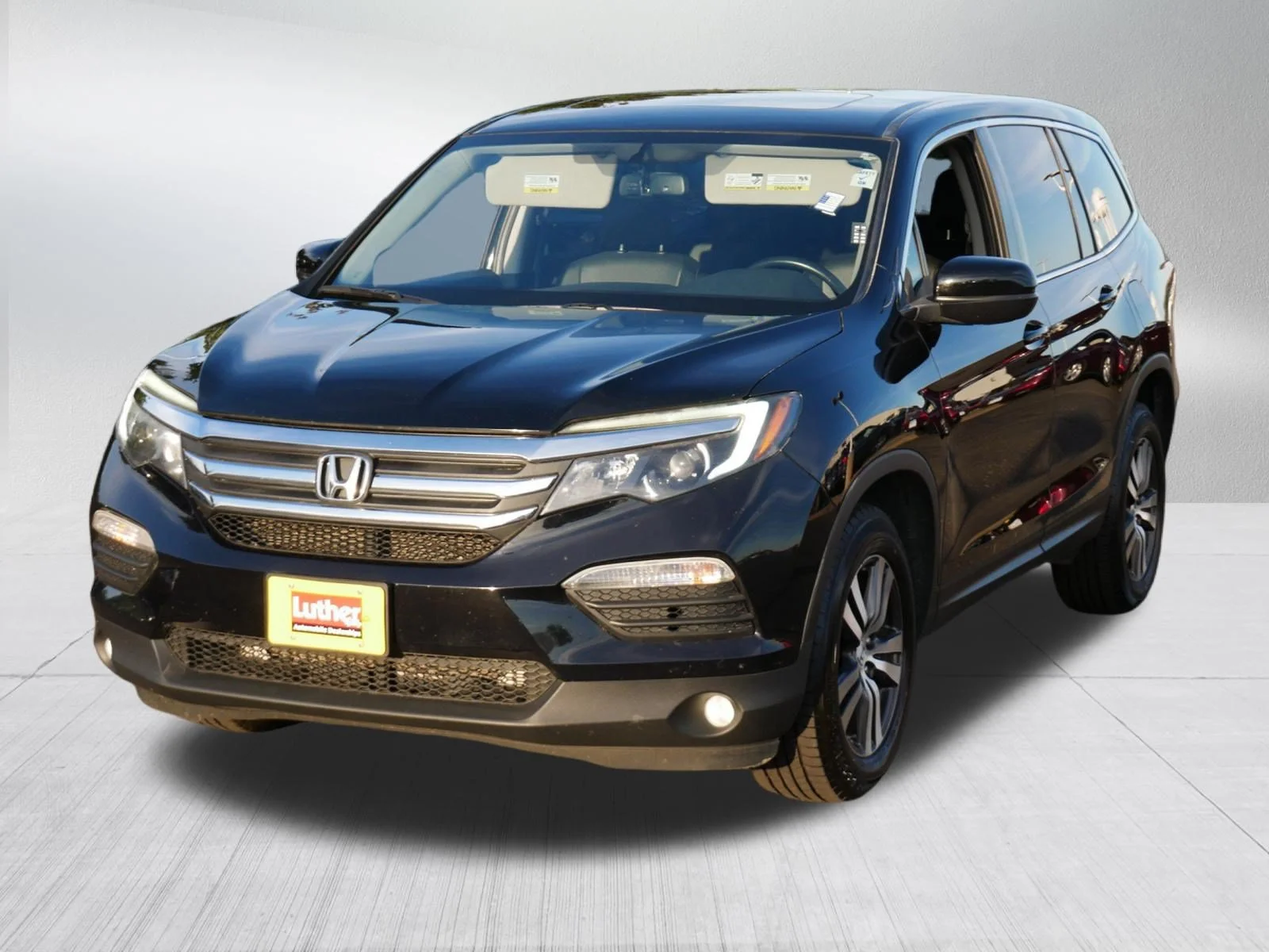 Used 2016 Crystal Black Pearl Honda EX-L image 2