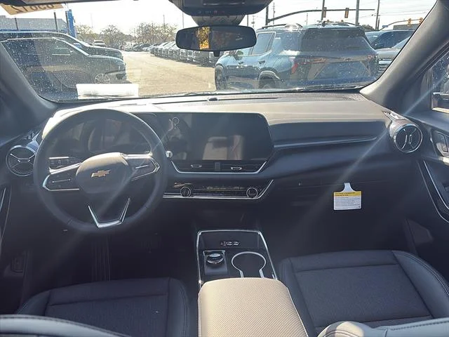 2027 Chevrolet Equinox LT - Photo 11