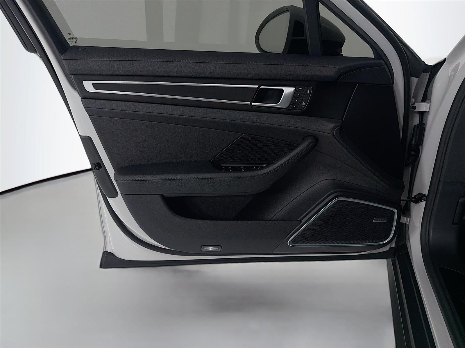 Certified Used 2023 Chalk Porsche Platinum Edition image 6