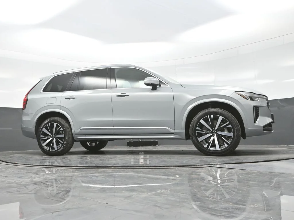New 2026 Vapour Grey Volvo Core image 37
