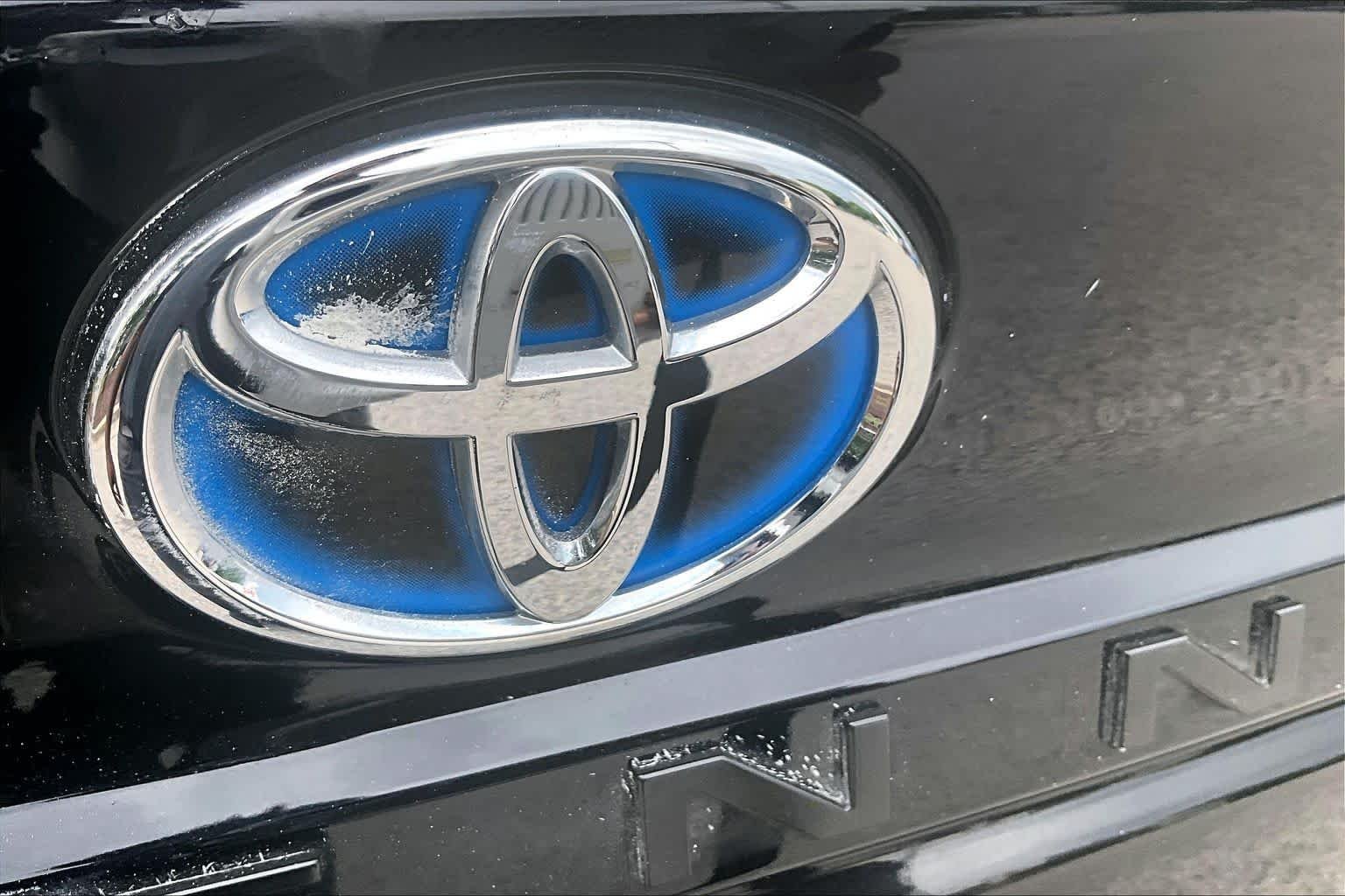 Used 2023 Midnight Black Metallic Toyota XLE image 31