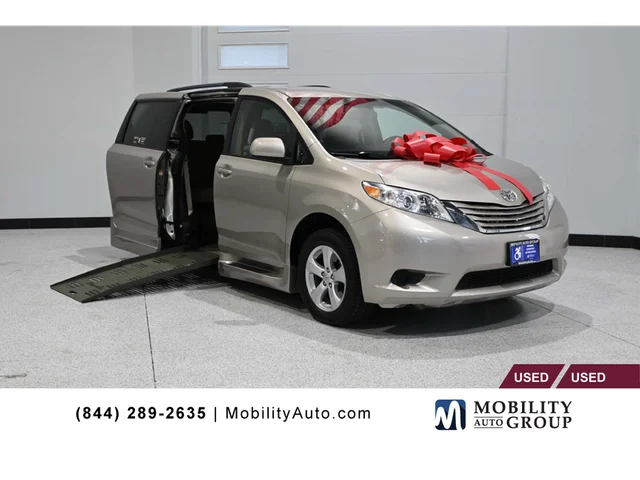 2015 Toyota Sienna LE Mobility Handicap Van