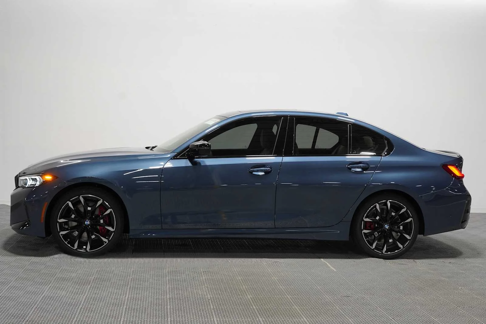 New 2026 Arctic Race Blue metallic BMW 330i xDrive image 3
