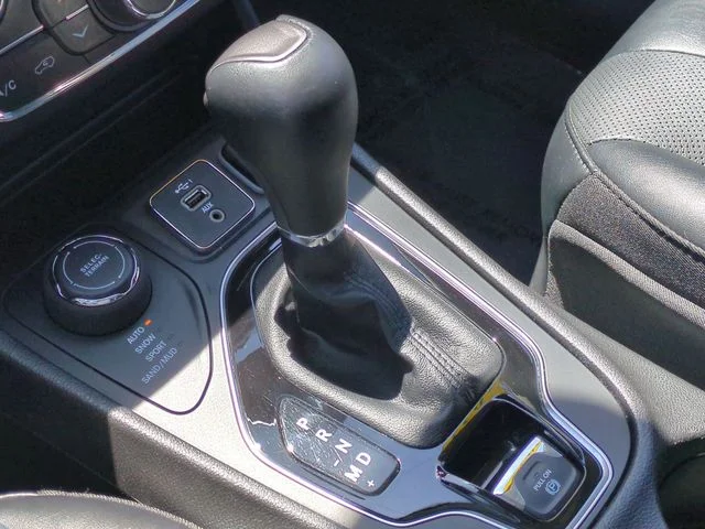 Used 2022 Black Jeep Limited image 19