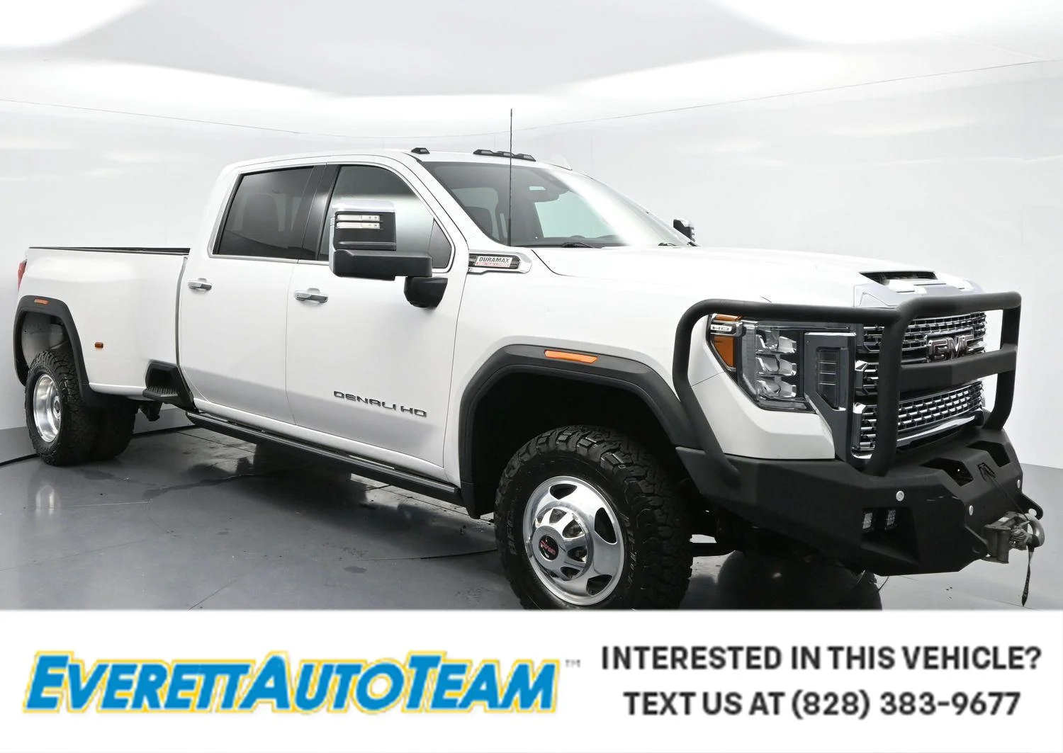 Used 2022 White Frost Tricoat GMC Denali image 1