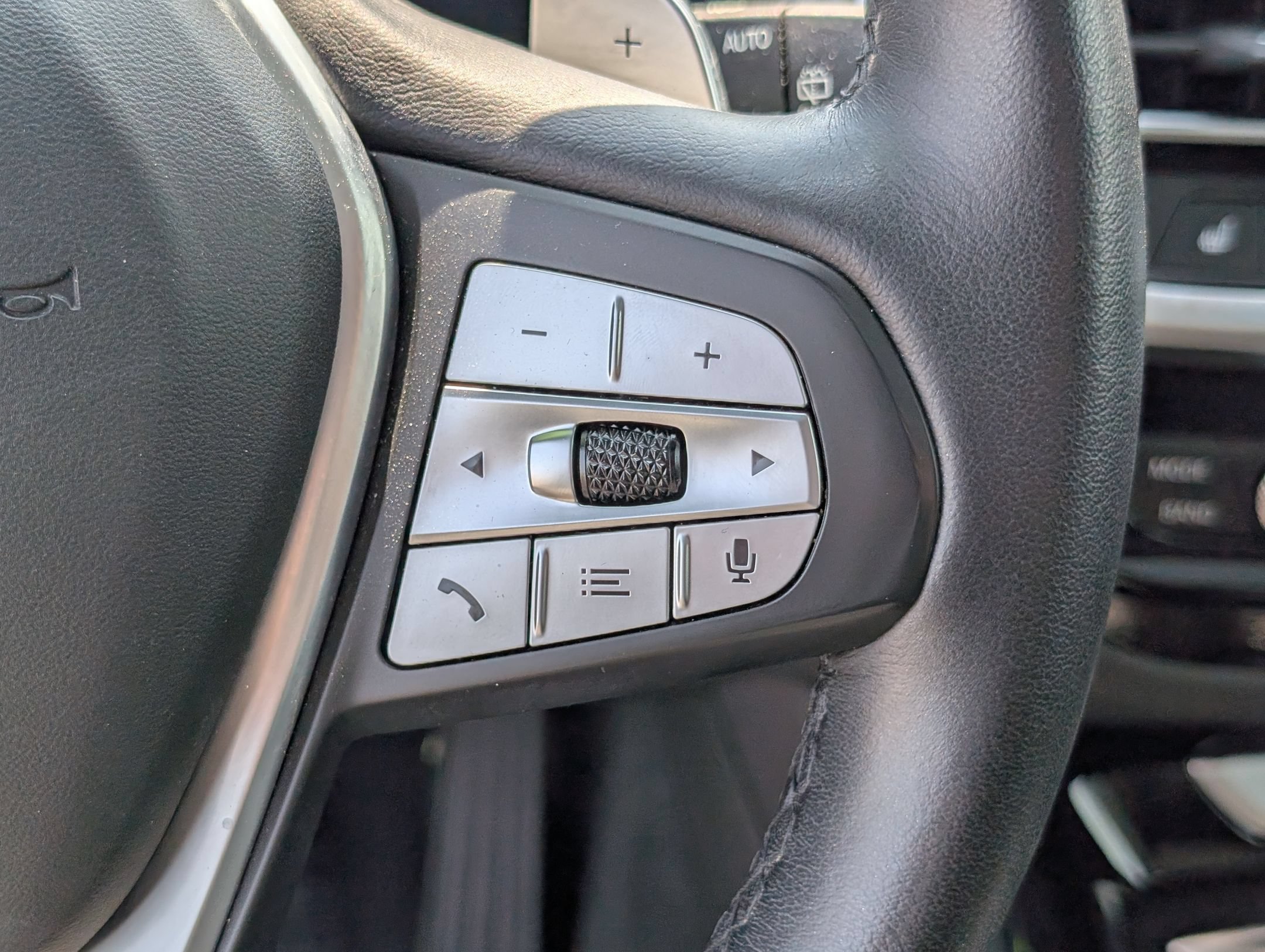 Used 2023 Phytonic Blue Metallic BMW xDrive30i image 19