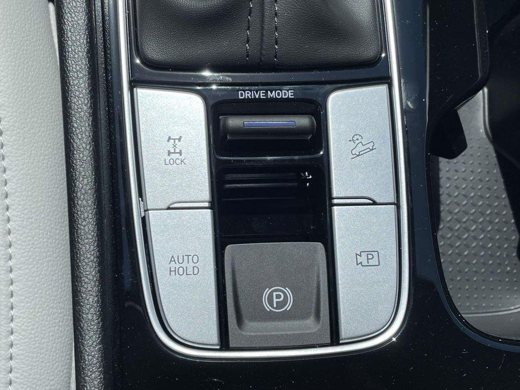 New 2026 Green Hyundai SEL AWD image 29