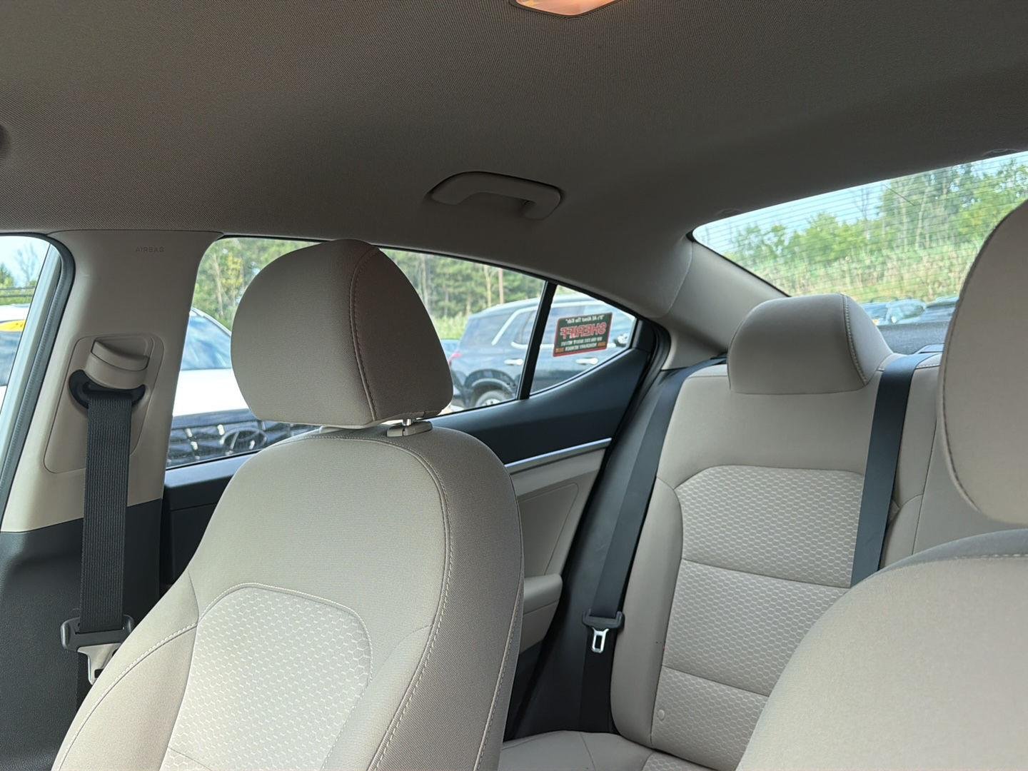 Used 2020 Quartz White Pearl Hyundai SE image 8
